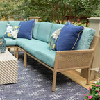 Sofá seccional de mimbre de 5 piezas Riviera de Leisure Made, con tela azul spa