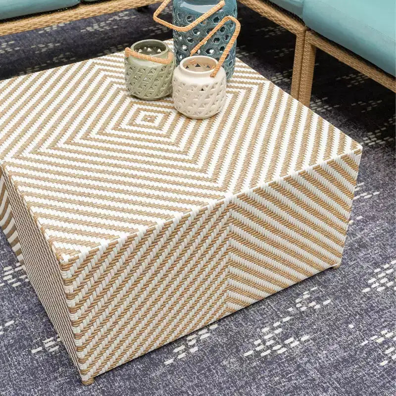 Sofá seccional de mimbre de 5 piezas Riviera de Leisure Made, con tela azul spa
