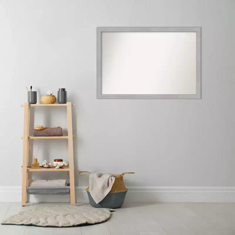Amanti Art 99,06 cm x 68,58 cm-es, fazetta nélküli Vista szálcsiszolt nikkel keskeny fürdőszobai falitükör: modern téglalap alakú, falra szerelhető, rögzítőelemekkel