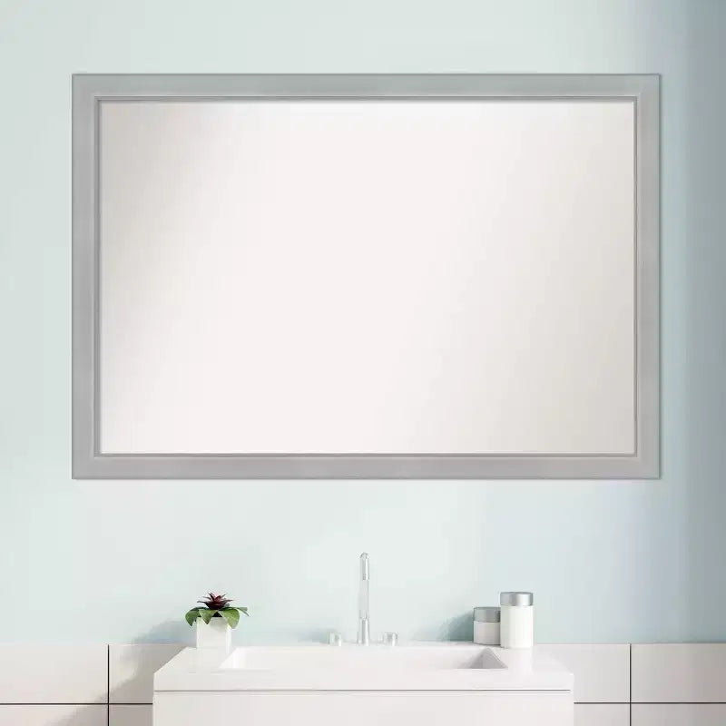 Amanti Art 99,06 cm x 68,58 cm-es, fazetta nélküli Vista szálcsiszolt nikkel keskeny fürdőszobai falitükör: modern téglalap alakú, falra szerelhető, rögzítőelemekkel