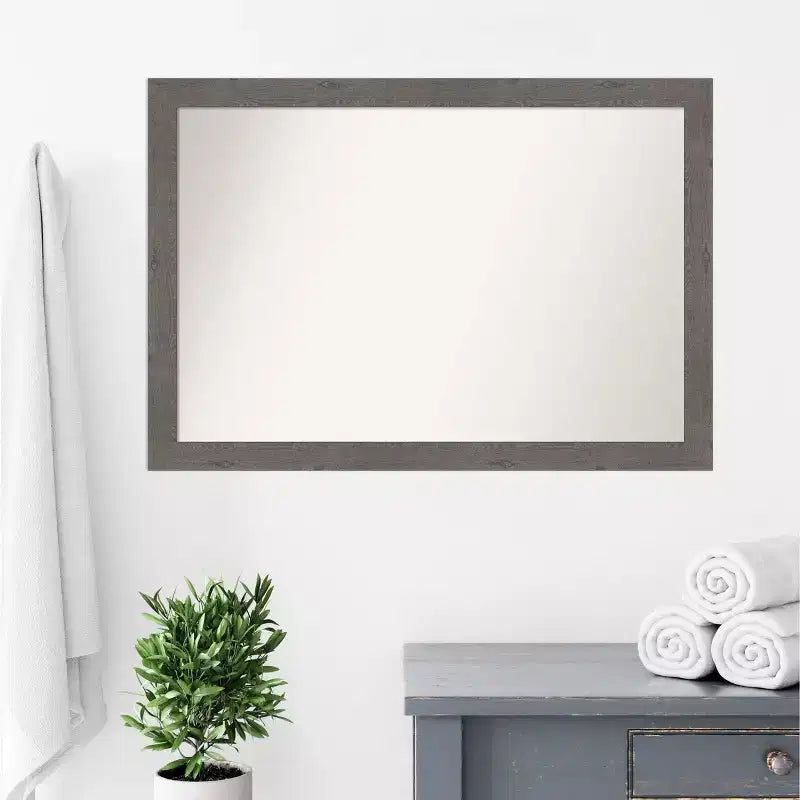 101,6 cm x 71,12 cm-es, fazetta nélküli, rusztikus deszkamintás keskeny falitükör fürdőszobai mosdó fölé – Amanti Art: rögzítőelemekkel