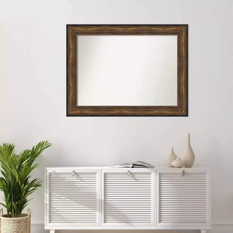 46" x 35" bronzefarbener Wandspiegel „Ballroom“ ohne Facettenschliff – Amanti Art: modernes Rechteck, Polystyrolrahmen, inklusive Befestigungsmaterial