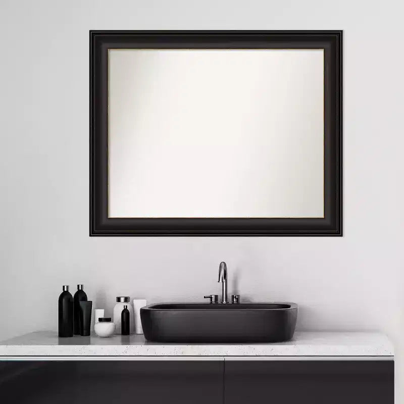 83,82 cm x 68,58 cm-es, fazetta nélküli Trio olajdörzsölt bronz fürdőszobai falitükör – Amanti Art: rögzítőelemekkel, téglalap alakú