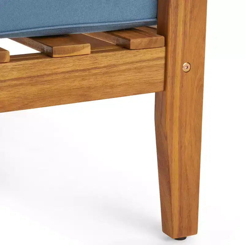 Conjunto GDFStudio Keanu de sofá biplaza y mesa de centro de madera de acacia para exteriores, con cojines