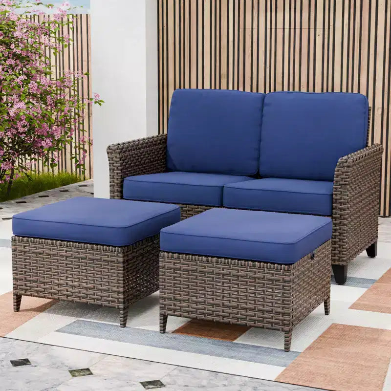 Set da esterno EAGLE PEAK Ocean Vista composto da 3 pezzi con divanetto in vimini intrecciato, set da conversazione in vimini intrecciato variegato con pouf