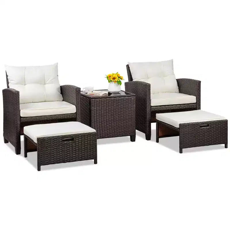 Celebalcony Ensemble de mobilier de terrasse 5 pièces, ensemble de 2 chaises de terrasse en osier PE avec coussins, poufs et table en verre pour porche et jardin, blanc cassé