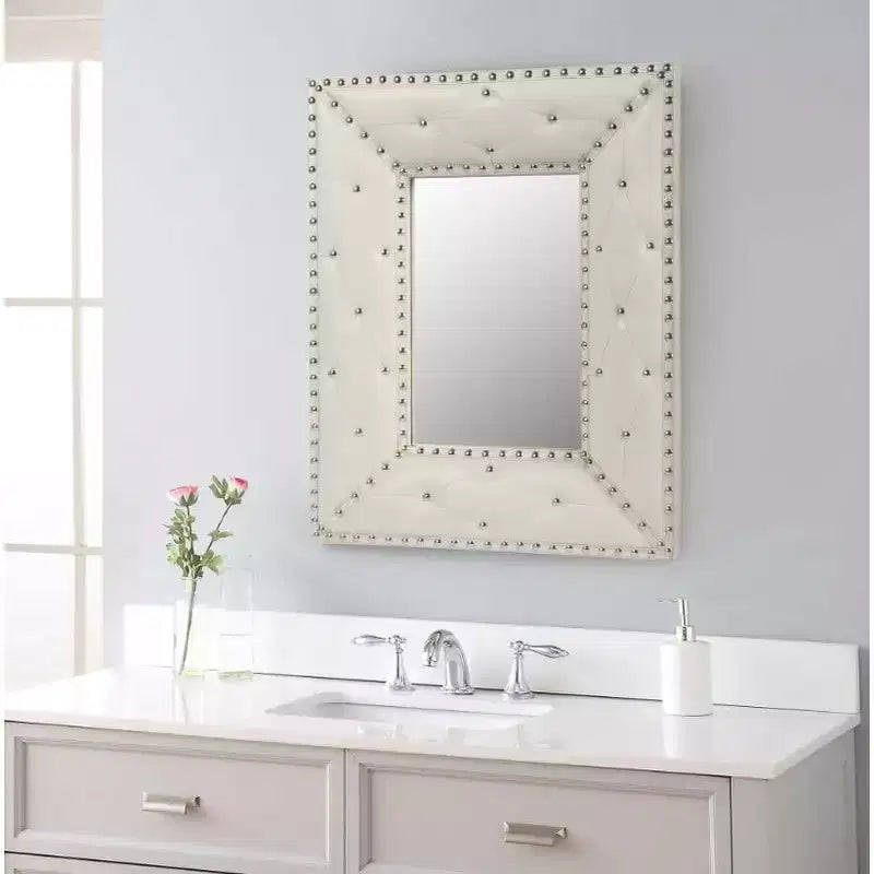 Miroir mural rectangulaire avec décorations en rivets, cadre en MDF gainé de PU