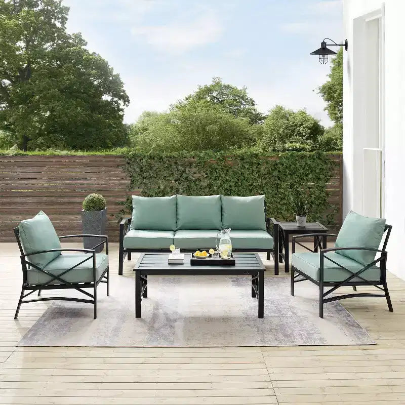 Ensemble de canapé d’extérieur Kaplan, 5 pièces, avec canapé et 2 fauteuils, table basse et table d’appoint – Crosley