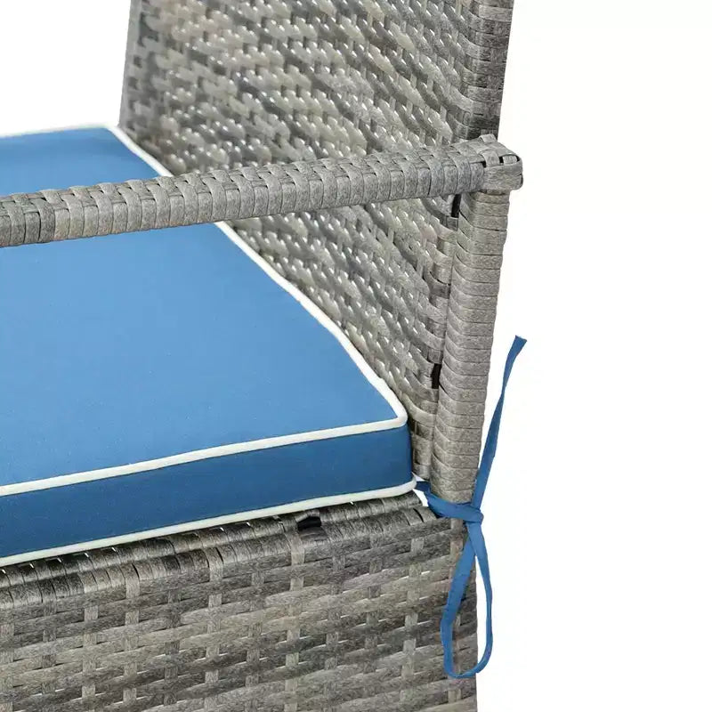 Outsunny Ensemble de 3 fauteuils à bascule d’extérieur en rotin PE, fauteuils inclinables à bascule en résine tressée avec coussin moelleux et table basse avec plateau en bois naturel, pour jardin, arrière-cour et véranda