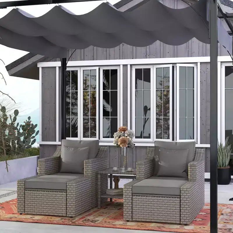Ensemble de mobilier de terrasse Outsunny de 5 pièces, ensemble de fauteuils de conversation et pouf en rotin PE toutes saisons, avec table, coussins et oreillers inclus