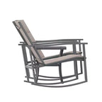Ensemble de jardin Emma and Oliver 3 pièces avec fauteuils à bascule d’extérieur en matériau Flex Comfort et table à plateau en verre à structure métallique