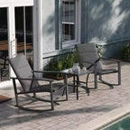 Ensemble de jardin Emma and Oliver 3 pièces avec fauteuils à bascule d’extérieur en matériau Flex Comfort et table à plateau en verre à structure métallique