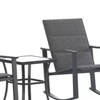 Ensemble de jardin Emma and Oliver 3 pièces avec fauteuils à bascule d’extérieur en matériau Flex Comfort et table à plateau en verre à structure métallique