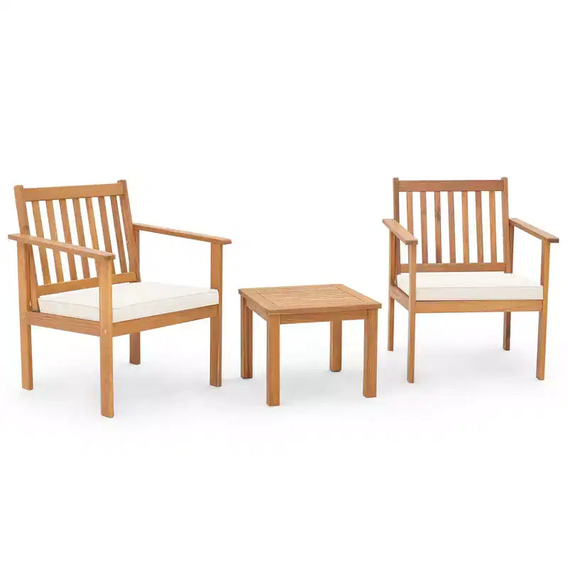 Ensemble de mobilier de patio en bois Costway, 3 pièces, chaises et table basse en bois d’acacia avec coussins moelleux, gris/blanc
