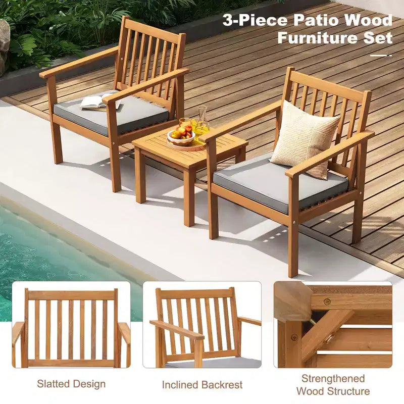 Ensemble de mobilier de patio en bois Costway, 3 pièces, chaises et table basse en bois d’acacia avec coussins moelleux, gris/blanc